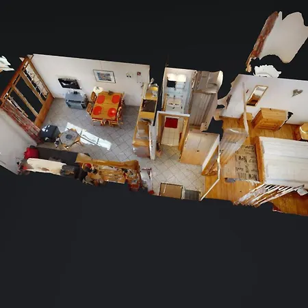Leone Apartment *